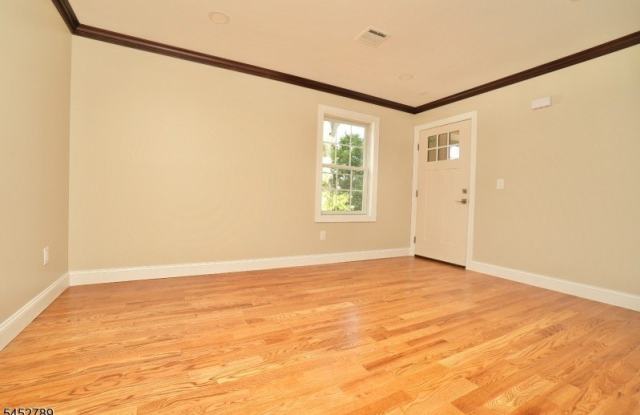 31 Bellevue Ave Unit 2 Gallery 2