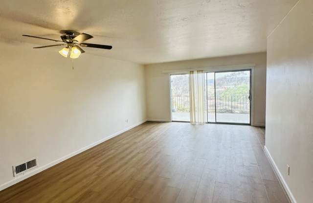 220 South El Camino Real - B Gallery 4