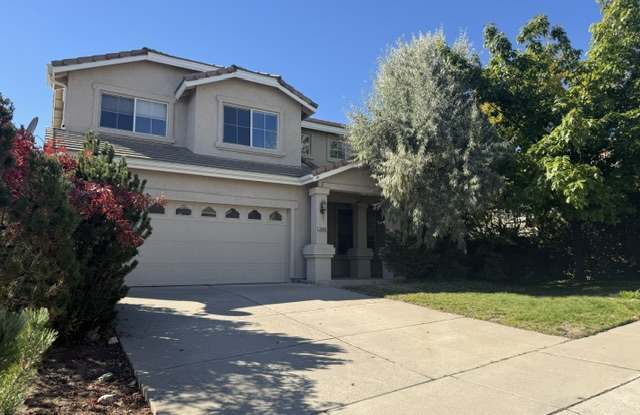 2555 Glen Eagles Drive Gallery 1