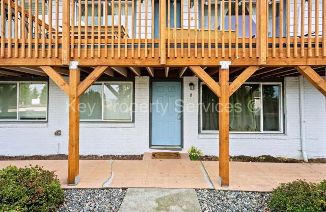 Updated Lakeshore Area Condo photos photos