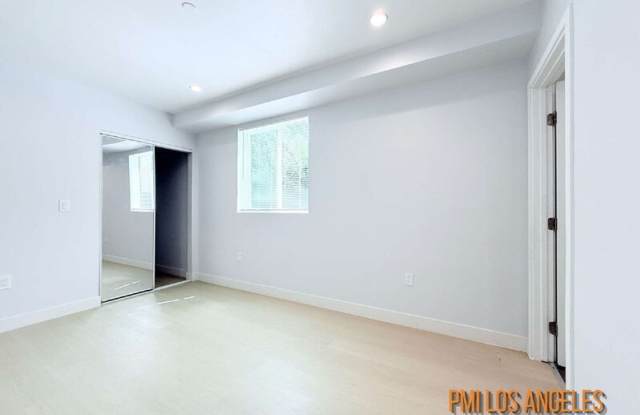 206 East 87th Street Gallery 2