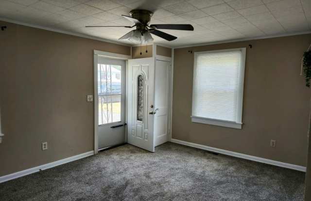Cute two bedroom house in quiet neighborhood photos photos