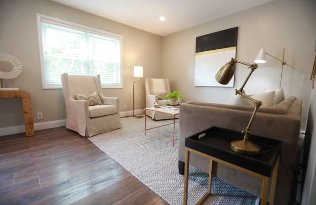 352 4th Ave S photos photos