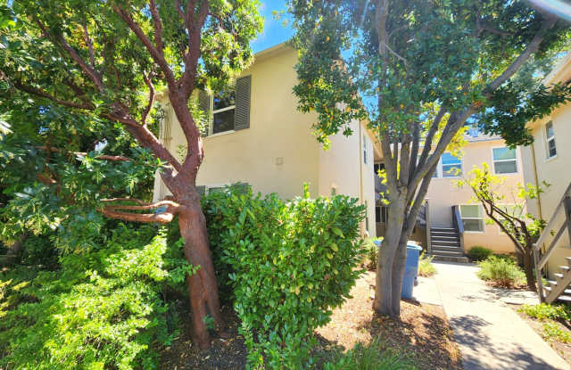 Top Floor 1 Bedroom Apartment available October 22nd Gallery 2