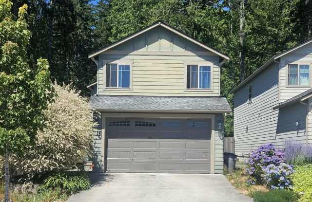 Spacious Poulsbo Home with Modern Comfort and a Prime Location Gallery 1