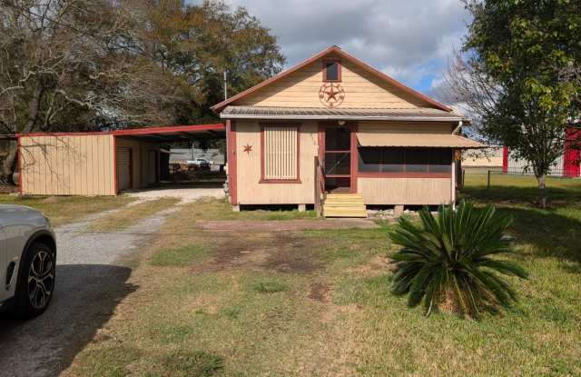 House For Rent 510 W Bilbo St Orange, TX 77630 - 510 West Bilbo Avenue, Orange, TX 77630
