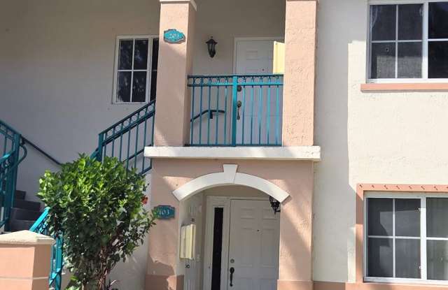 Lake View 2 bedroom condo in gated community - 1251 Southeast 31st Court, Homestead, FL 33035