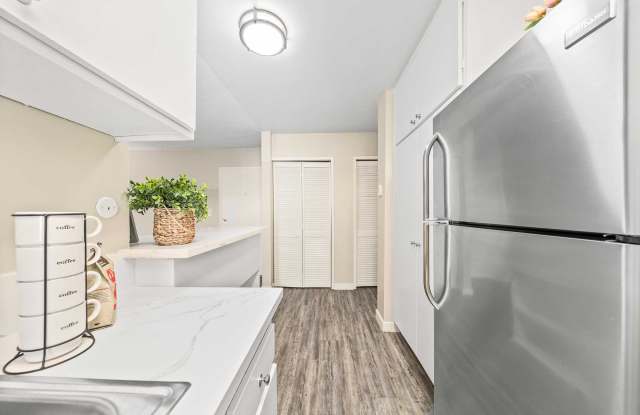 Summerview Beach Resort Luxury Apartments Gallery 4