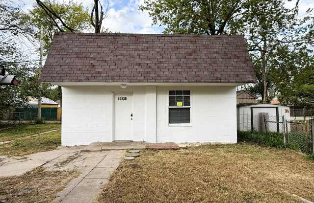 1023 S Millwood Ave # B photos photos