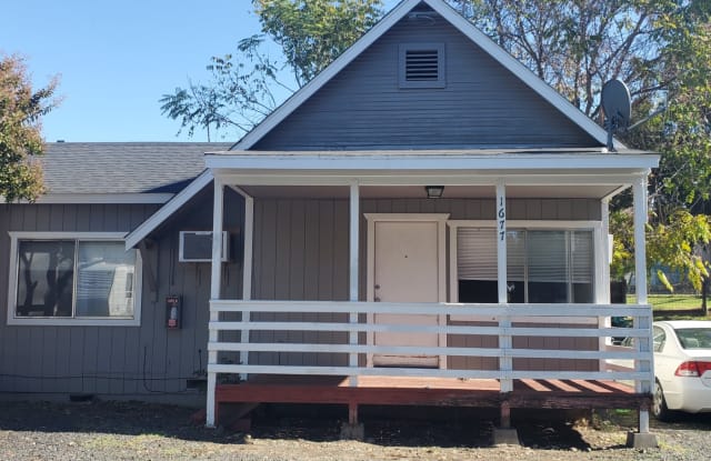 1677 Oak Street - 1677 Oak Street, Oroville, CA 95965