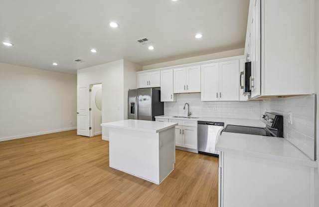 Stone View on 7th Townhomes Gallery 4