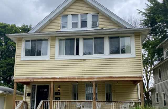 418 Crestwood Avenue - 2 photos photos
