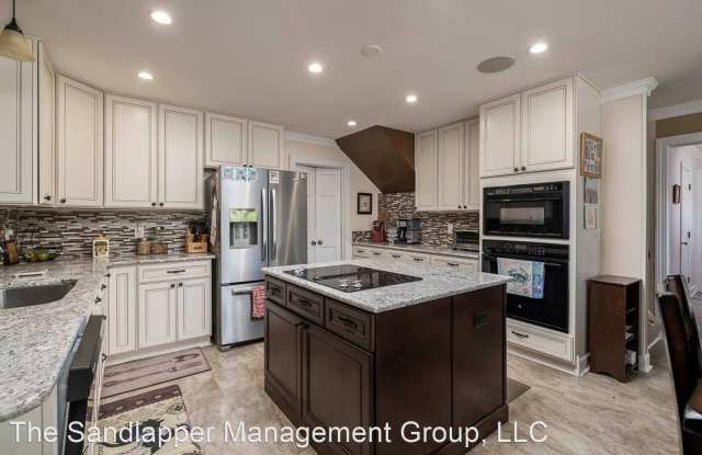 2979 Doncaster Dr Gallery 3