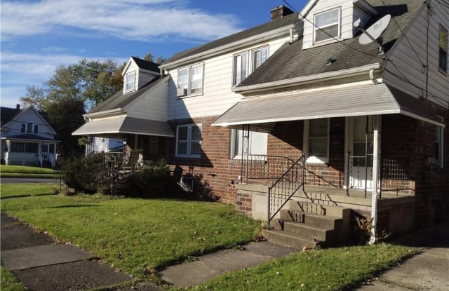 2906 Lincoln Ave - 2906 Lincoln Street, Struthers, OH 44471