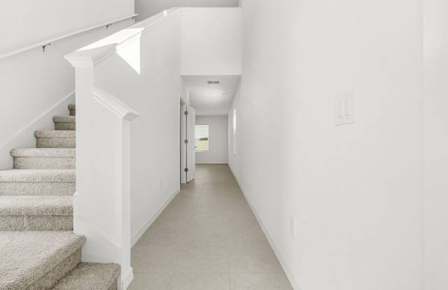 BEAUTIFUL WIMAUMA RESIDENCE FOR RENT Gallery 4