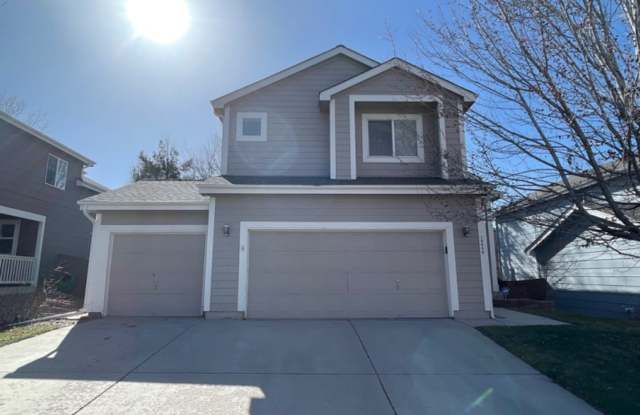 Fantastic! Cul-de-sac and 3 car garage! Gallery 1