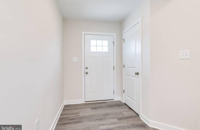 97 MOSES Drive Gallery 2