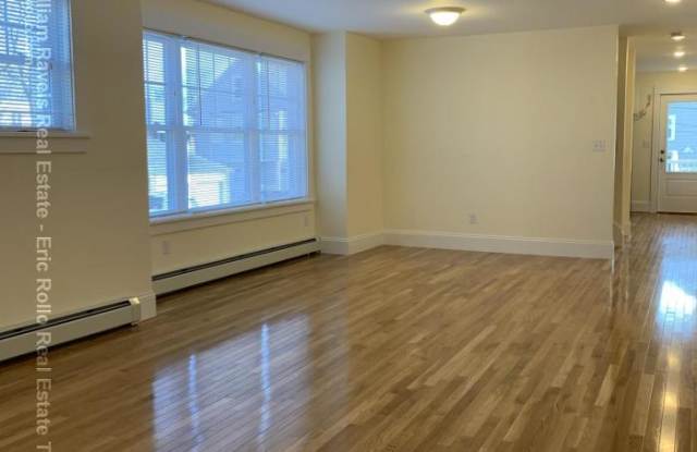 502 Pleasant St. Gallery 4