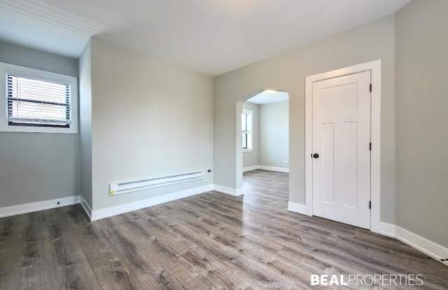 4413 N Wolcott Gallery 4