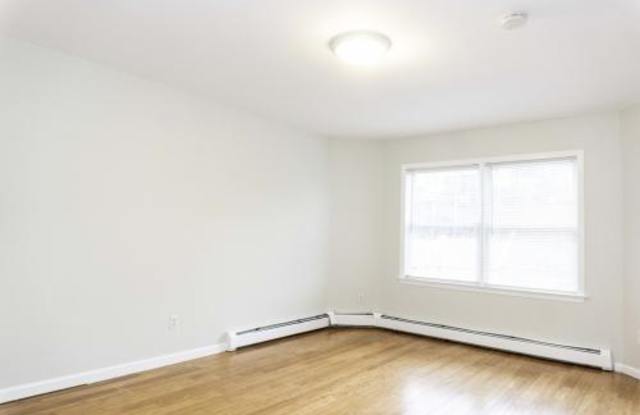 2598 Washington Gallery 3