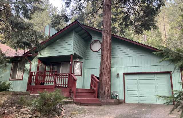 695 Agee Dr - 695 Agee Drive, Josephine County, OR 97526 695 Agee Dr - 695 Agee Drive, Josephine County, OR 97526