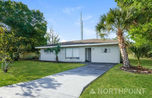 Alluring  Single Family Home | 3 BR/2BA | Front and Backyard! photos photos