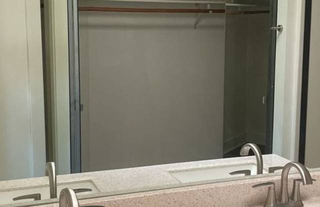 2 Bedroom Close to Campus and Town! photos photos 2 Bedroom Close to Campus and Town! photos photos