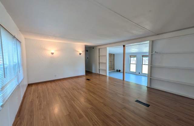 524 Hobson Street Gallery 4