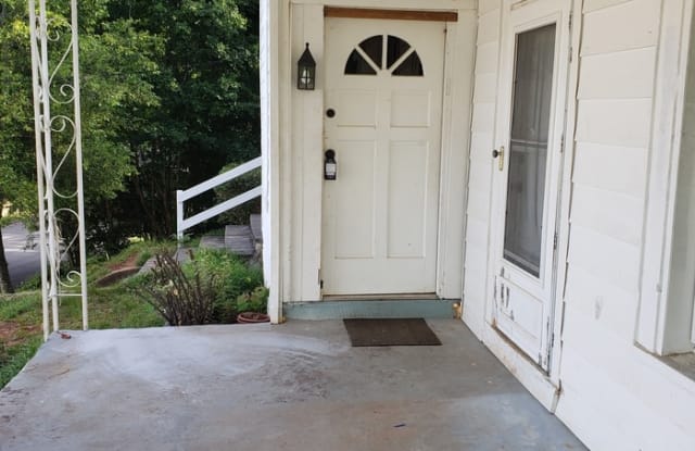 21 2nd Avenue - 21 2nd Avenue, Newnan, GA 30263