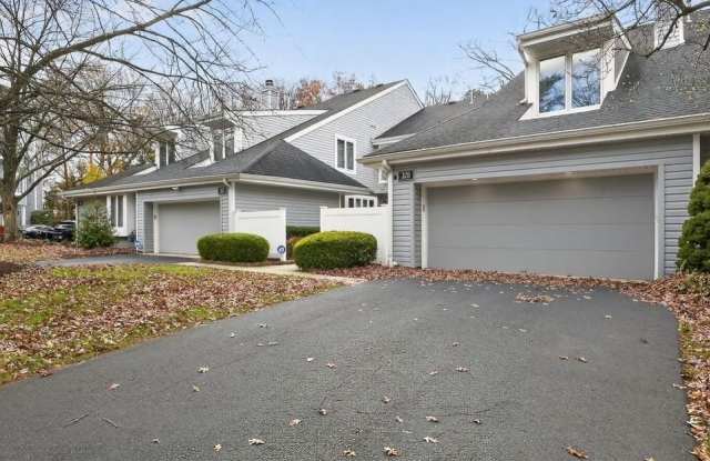 203 SUNSHINE LAKES DRIVE Gallery 2