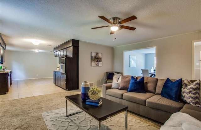 5401 Greenwood Way Gallery 2