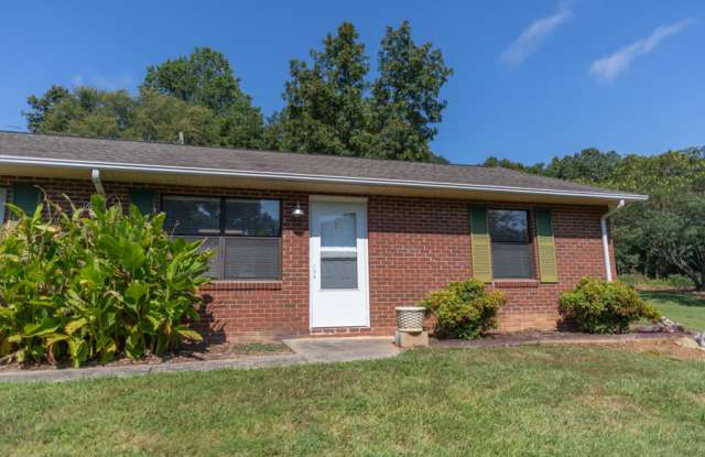 1611-B Long Shoals Road - 2 photos photos