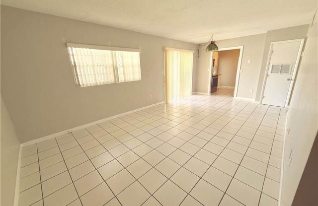 4923 Vincennes Court Gallery 3