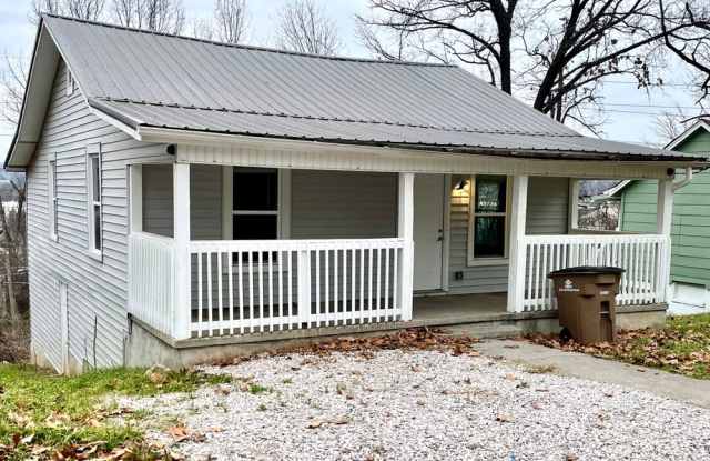 Charming 2 Bedroom, 1 Bath Bungalow - 815 Vermont Avenue, Knoxville, TN 37921