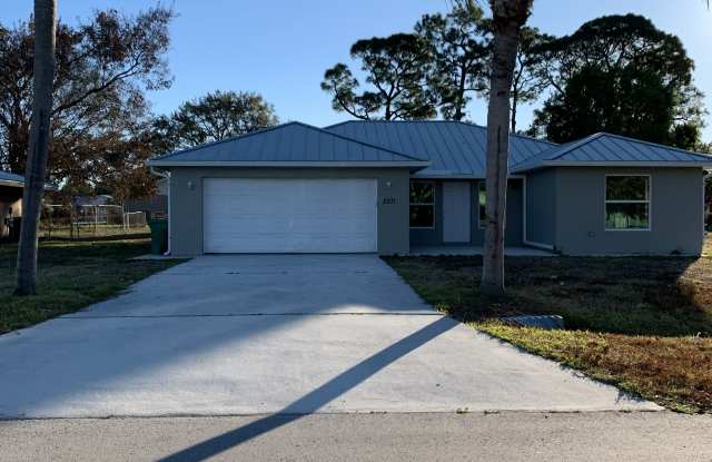 2271 Southeast Shipping Road photos photos