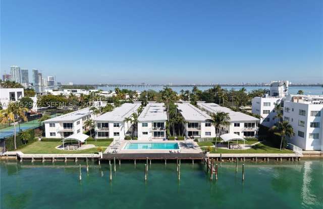 1100 Venetian Way photos photos