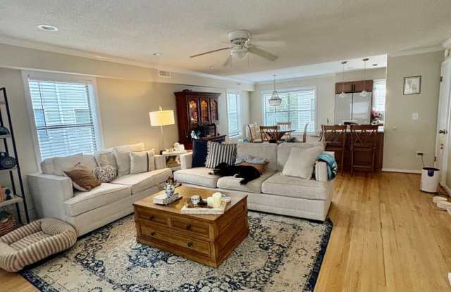 3BD/2.5 Bath End Unit Condo One Block from the Bay in Ocean Park! Attached One Car Garage! Gallery 1