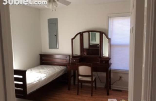 608 Oak Street - 608 Oak Street, Farmville, VA 23901