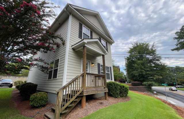 COTTAGE STYLE 4 BED/4 BATH - AVAILABLE AUGUST 2026! photos photos