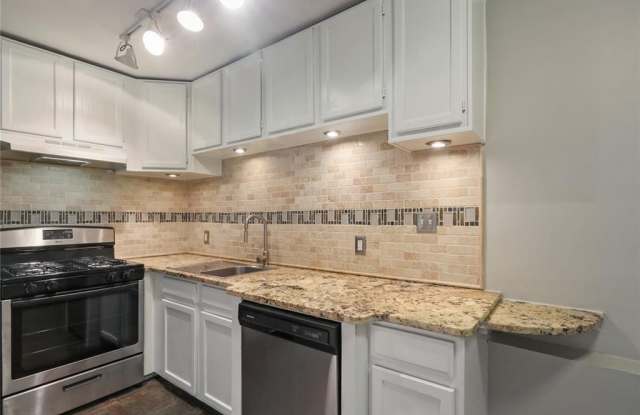 880 Glendale Terrace NE photos photos
