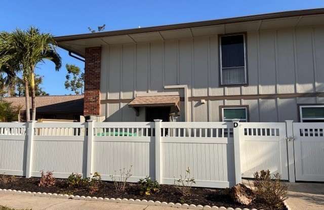 4283 Island Circle unit: 4 photos photos