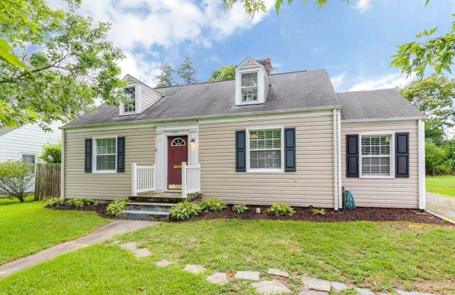 Charming 3 Bedroom Lakeside Cape! ***Available Early June!*** - 6106 Ellis Avenue, Lakeside, VA 23228