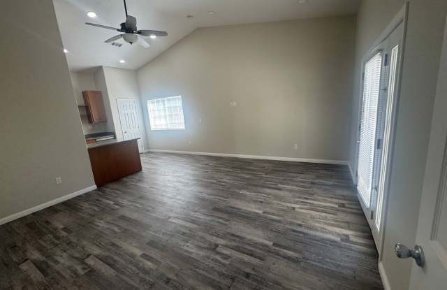 Amazing 1 Bedroom ADU Custom interior, quiet secure, high end neighborhood Gallery 4