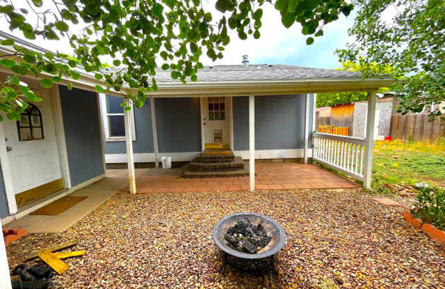 Great Location! 3 Bed, 2 Bath West-Flagstaff Home - Students  Pets OK! Avail Aug 11th! photos photos