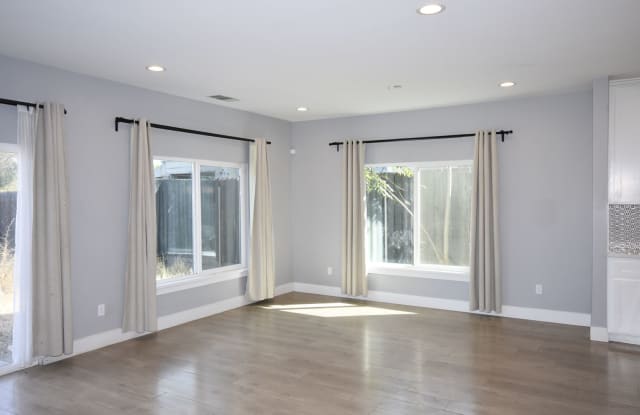 1953 Juliesse Avenue Gallery 4