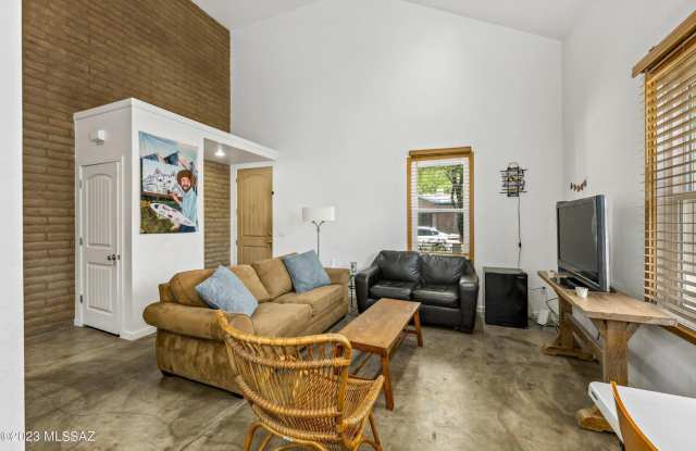 West University Home! $2100 3B/2B Gallery 4
