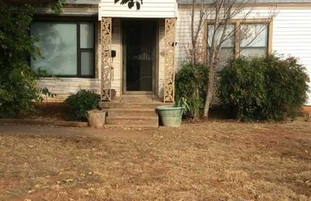 741 S Crockett Drive - 741 South Crockett Drive, Abilene, TX 79605