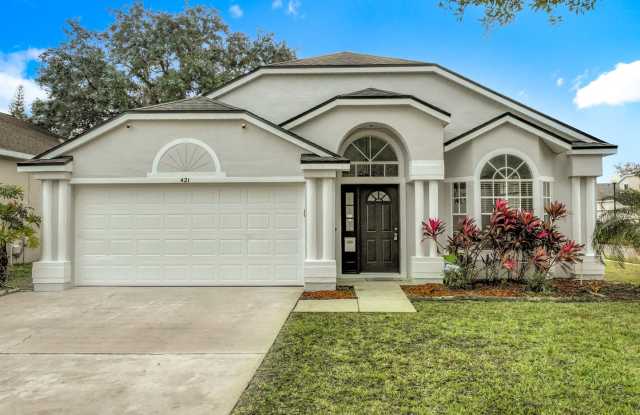Move-In Ready, Pet-Friendly 4BR in Waterford Lakes! - 421 Lexingdale Drive, Alafaya, FL 32828