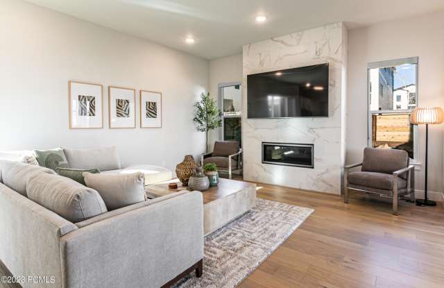 6518 Purple Poppy Lane Gallery 2