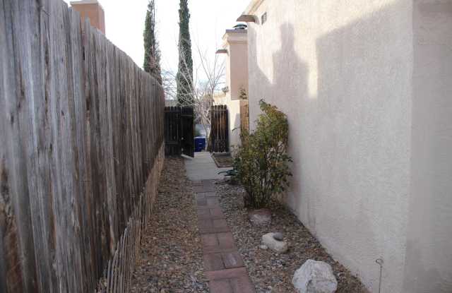 2820 Palo Verde Drive NE Gallery 2